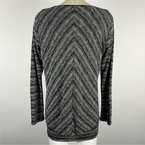 ❤️ White House Black Market Striped Chevron Long Sleeve Stretch Knit Top Small - Picture 4 of 11